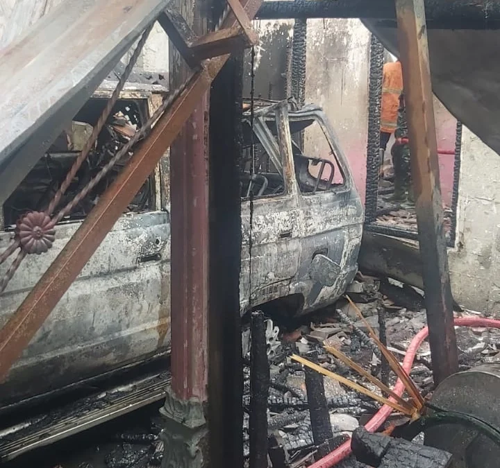 Isi Pom Mini Nyuling dari Tangki Mobil, 3 Rumah di Kalijambe Terbakar