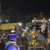 Meriahnya Kendal Night Carnival 2022, Bupati dan Istri Naik Kereta Kencana