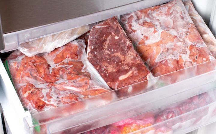 Menyimpan daging kurban di kulkas