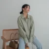 Referensi Outfit Sage Green Casual yang Cocok untuk Ngampus dan Hangout