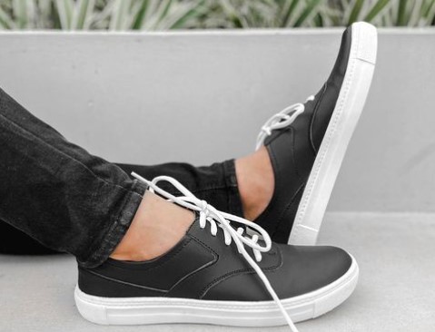 sepatu hitam putih Redknot