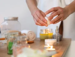 Cara Bikin Sendiri Lilin Aromaterapi yang Kreatif di Rumah dengan 2 Bahan, Praktis dan Aman!