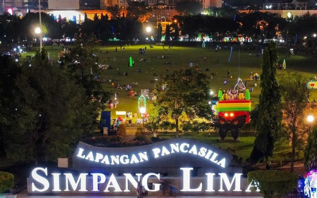 Fasilitas dan wahana Simpang Lima Semarang