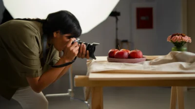 Ikutilah Cara ini, 8 Tips Fotografi Indoor di Rumah